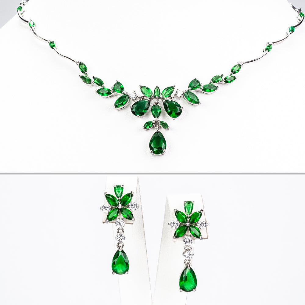 Arany tónusú Emporia Ötvözetű Szett Zöld Emporia® Kristállyal ( Nyaklánc+Fülbevaló )