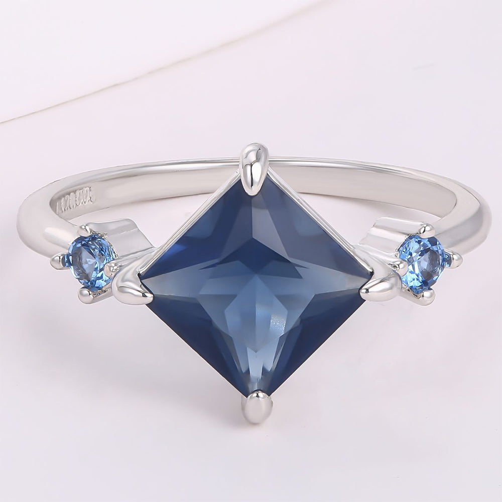 Arany tónusú Emporia Ötvözetű Gyűrű Kék Emporia® Kristállyal 1 