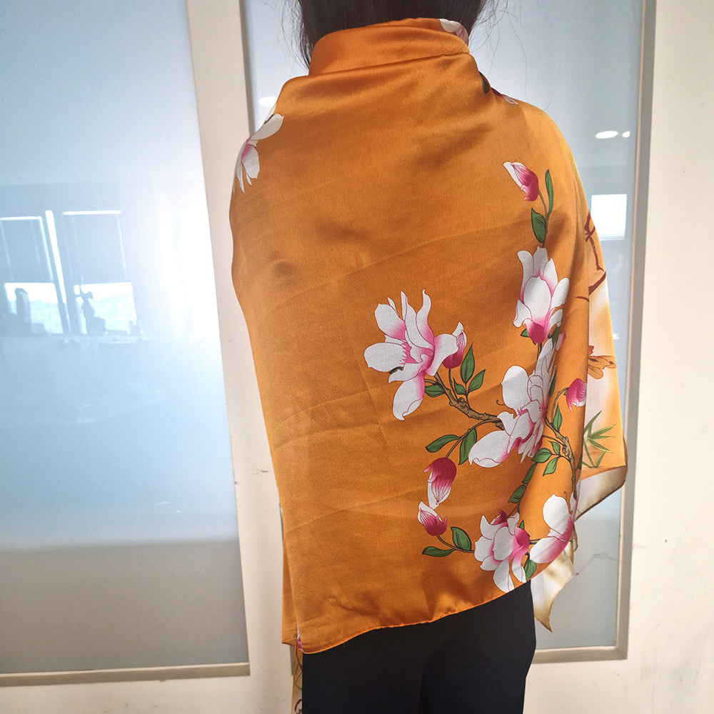 Édenkert ihlette mintás sál, narancssárga, 85 × 180 cm, 100% vegán selyem 2 