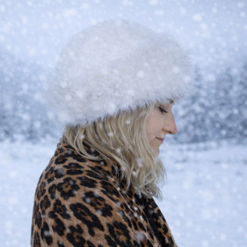 Bézs műszőrme téli sapka – egyméretes