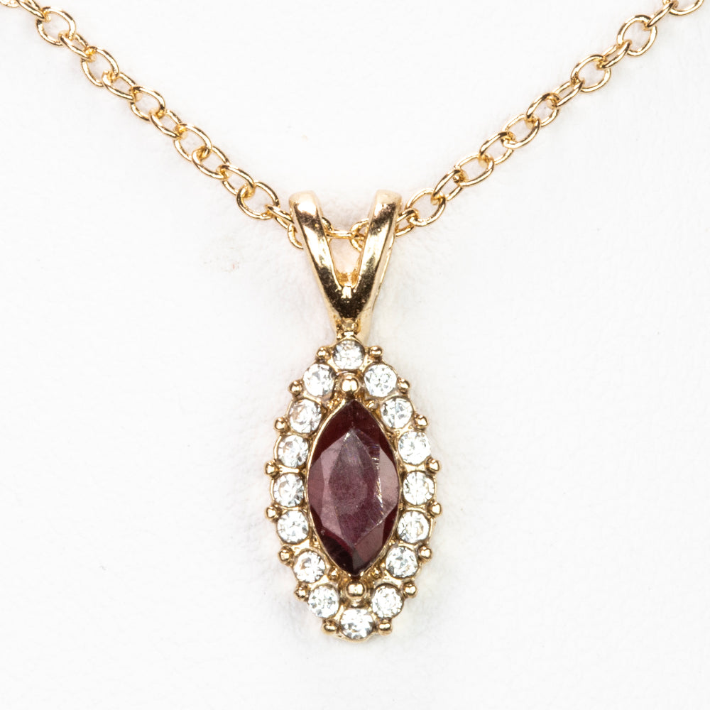 Arany tónusú Emporia Ötvözetű Nyaklánc Gránáttal és Fehér Emporia® Kristállyal ( Nyaklánc+Medál )