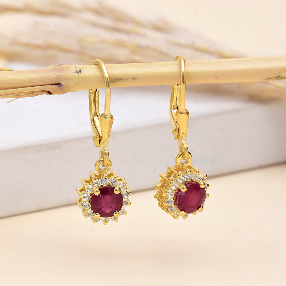 Arannyal Bevont Ezüst Fülbevaló Madagaszkári Rubinnal és Fehér Topázzal 2 