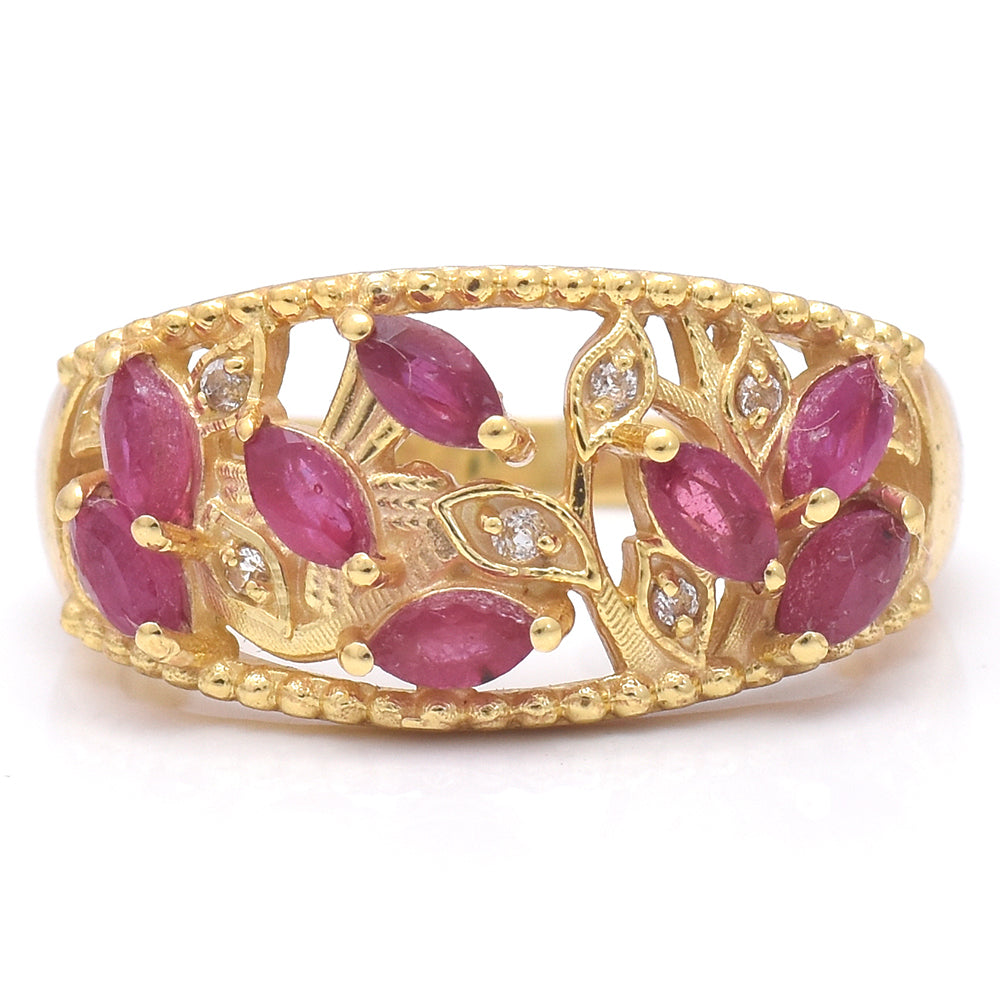 Arannyal Bevont Ezüst Gyűrű Madagaszkári Rubinnal és Fehér Topázzal