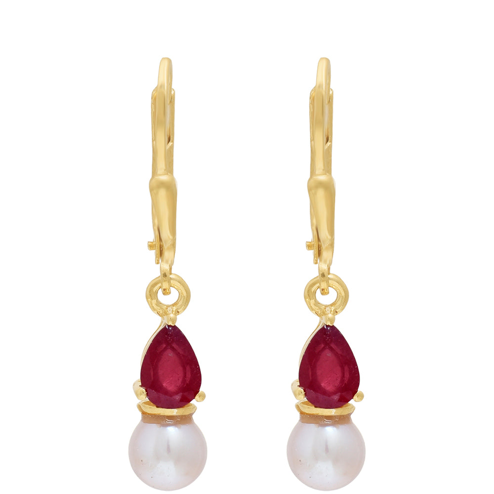 Arannyal Bevont Ezüst Fülbevaló Madagaszkári Rubinnal és Fehér Édesvízi Kagylógyönggyel 2 