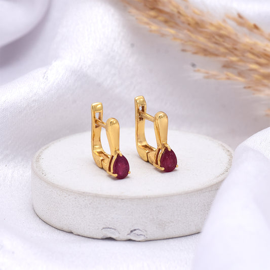 Arannyal Bevont Ezüst Fülbevaló Madagaszkári Rubinnal