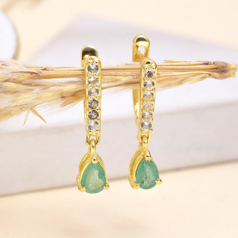 Arannyal Bevont Ezüst Fülbevaló Brazil Smaragddal és Fehér Topázzal