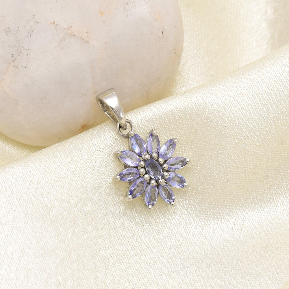 Ezüst Medál "AAA" Osztályú Tanzanittal