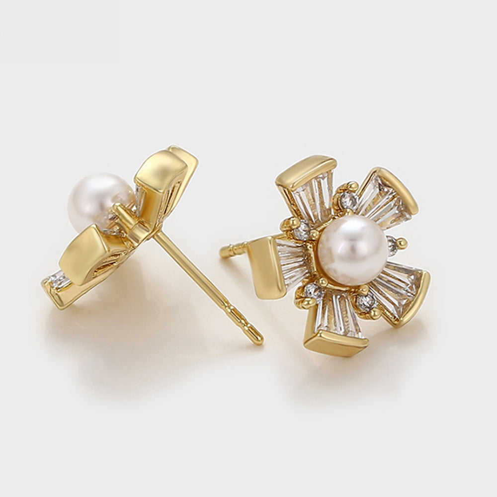 Arany tónusú Emporia Ötvözetű Fülbevaló Üveggyönggyel és Fehér Emporia® Kristállyal