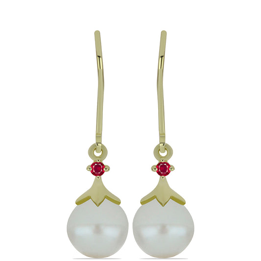 Arannyal Bevont Ezüst Fülbevaló Fehér Édesvízi Kagylógyönggyel és Madagaszkári Rubinnal