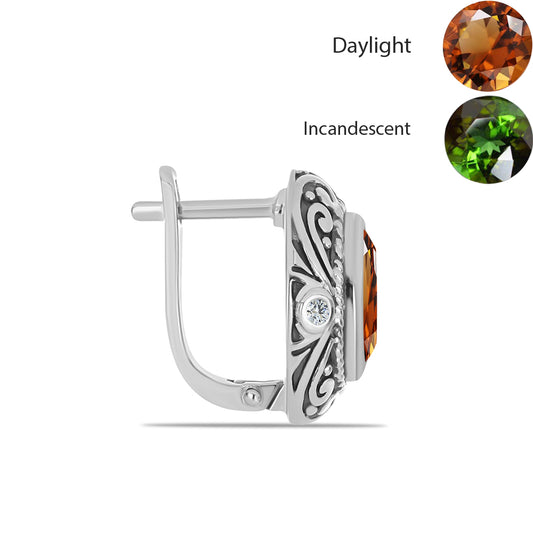 Ezüst Fülbevaló Minősített laboratóriumban előállított Anatóliai Zultanit-tal és Fehér Topázzal
