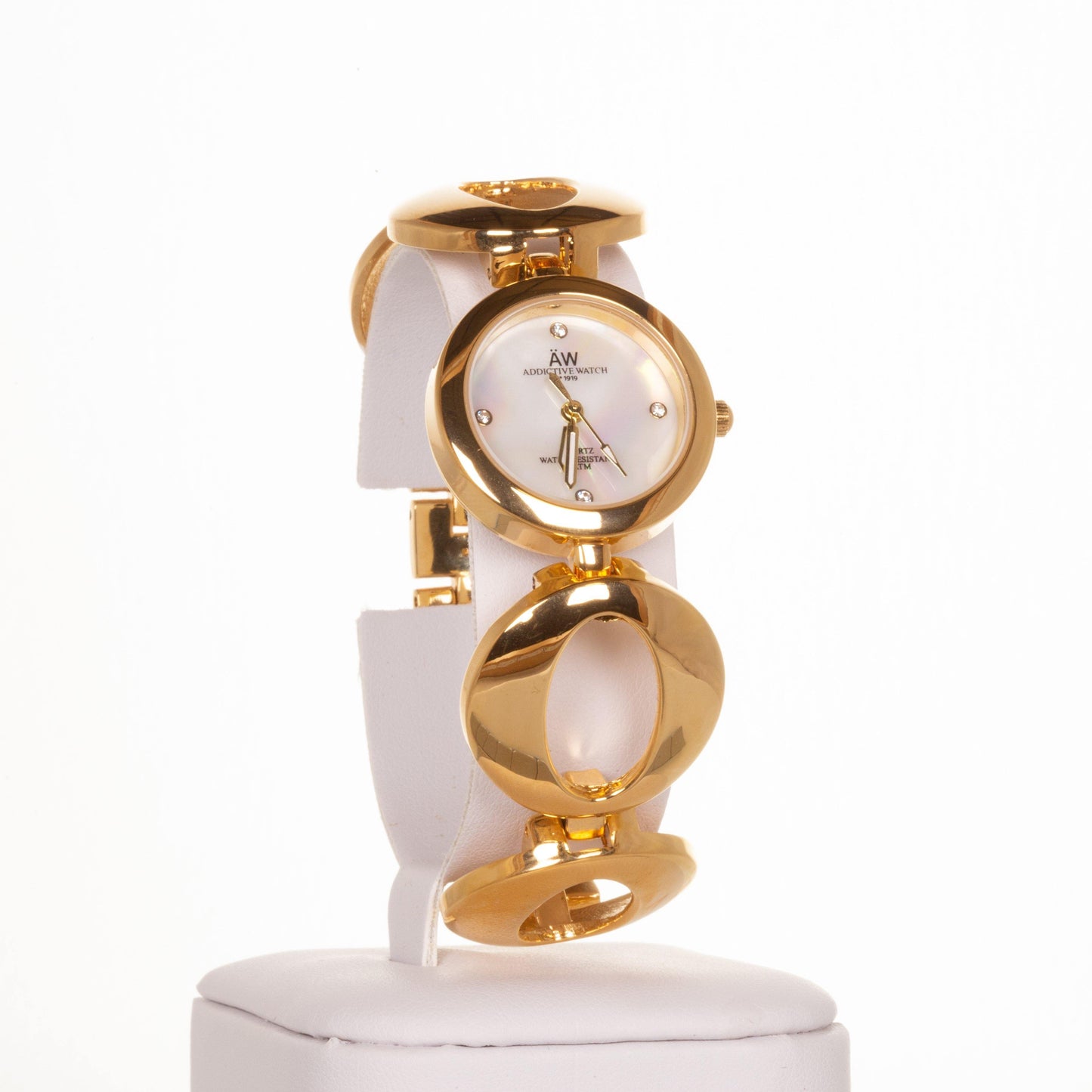 AW arany színű női óra végtelen szimbólomú szíjjal és 4 kvrackristállyal - Ékszer Akció